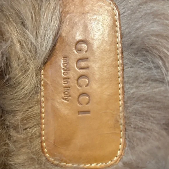 Gucci Pink Suede Mules with Fur and Gold Accent - Picture 5 of 10